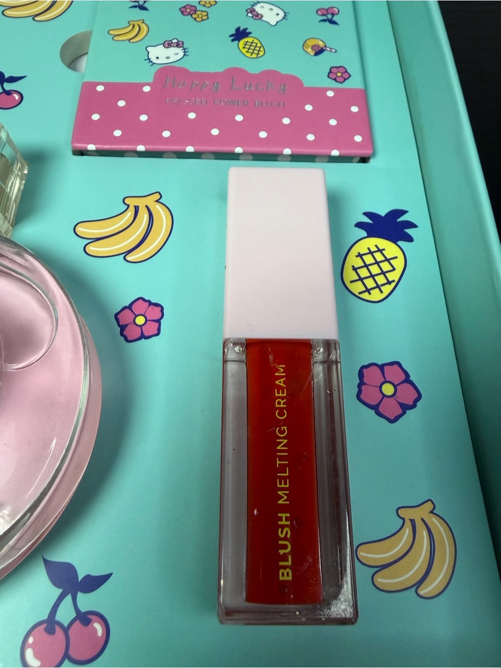 Hello Kitty Mint MakeUp Set - - Picture 6 of 10